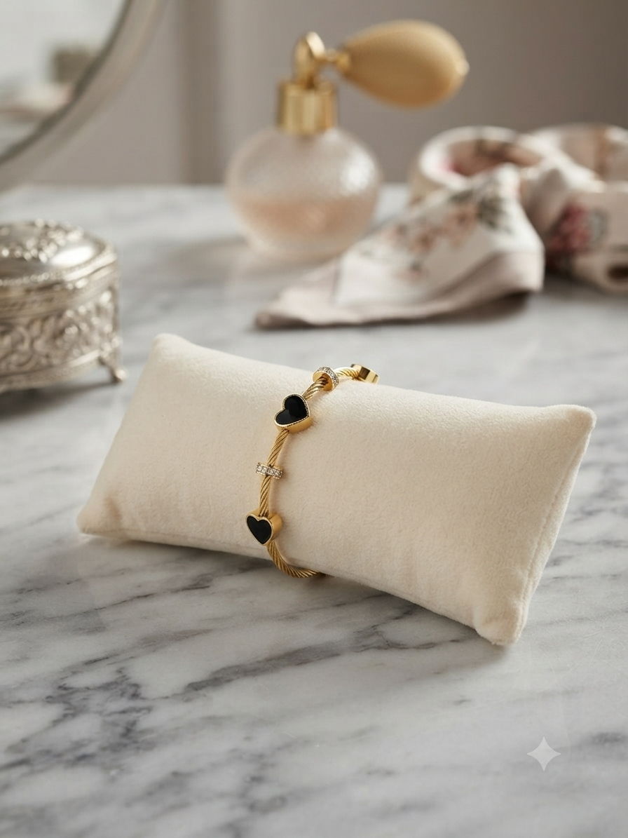 Heart theam magnetic bangle