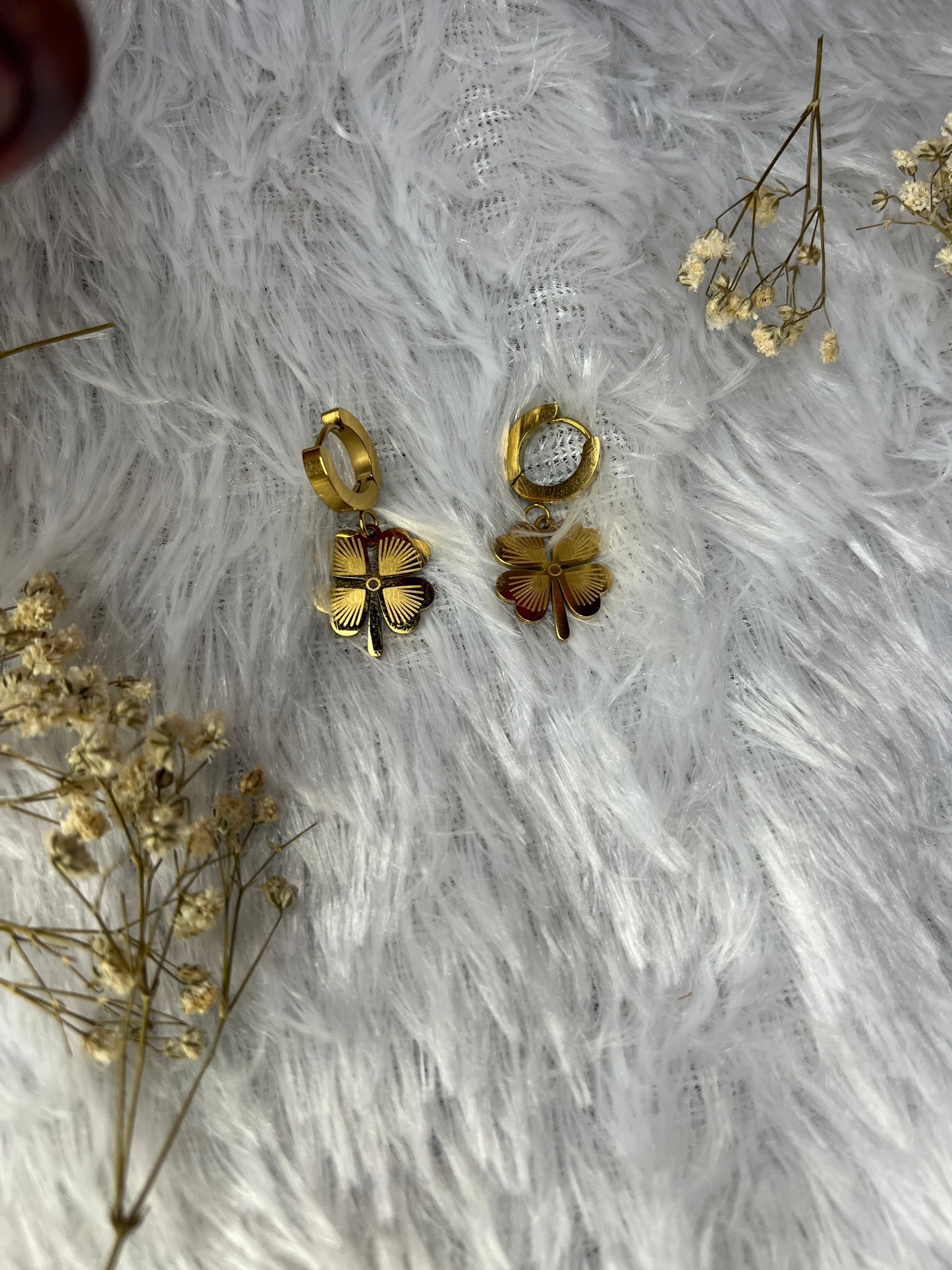 Clover theamed earrings