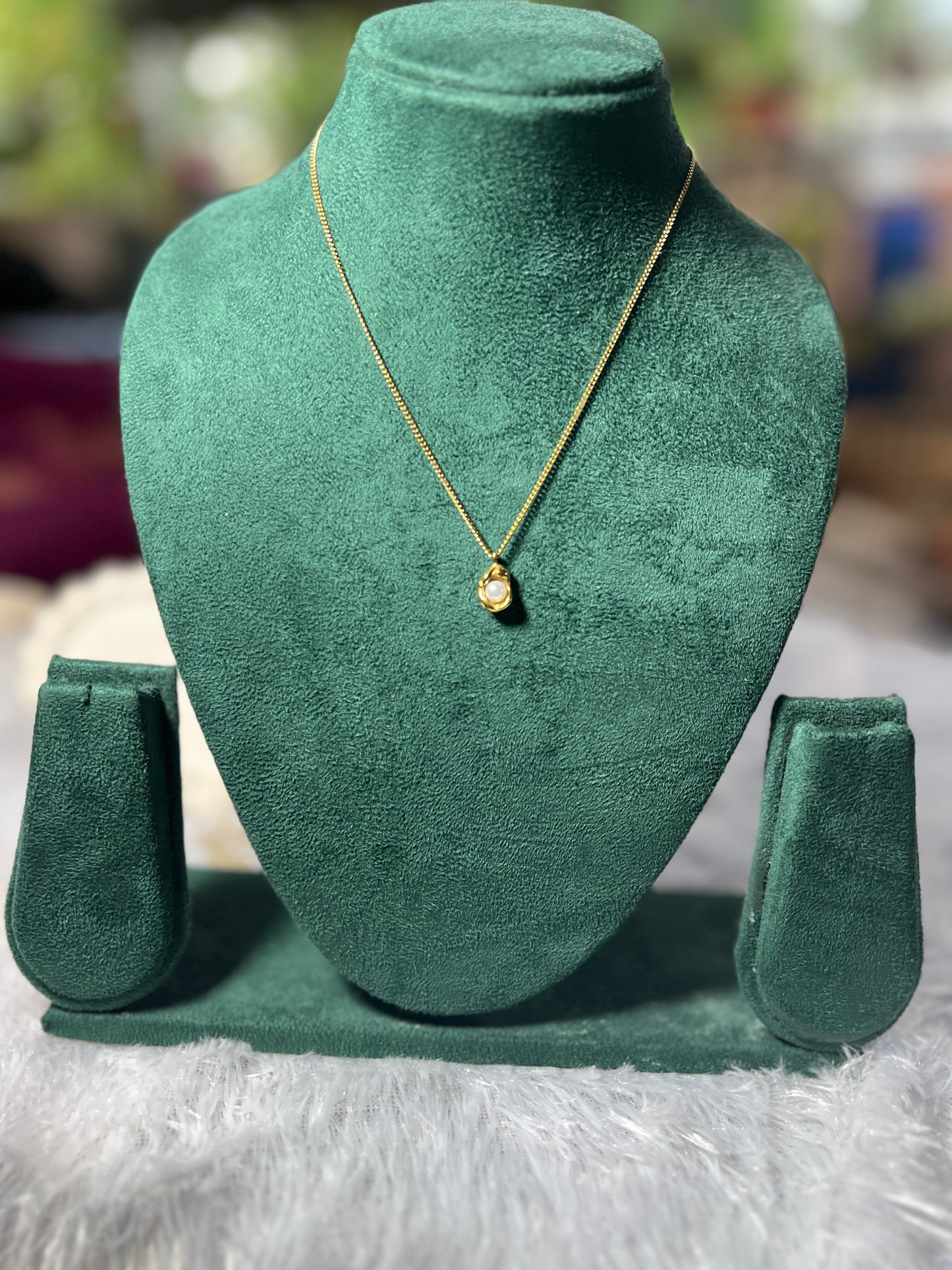 Pearl attached pendent