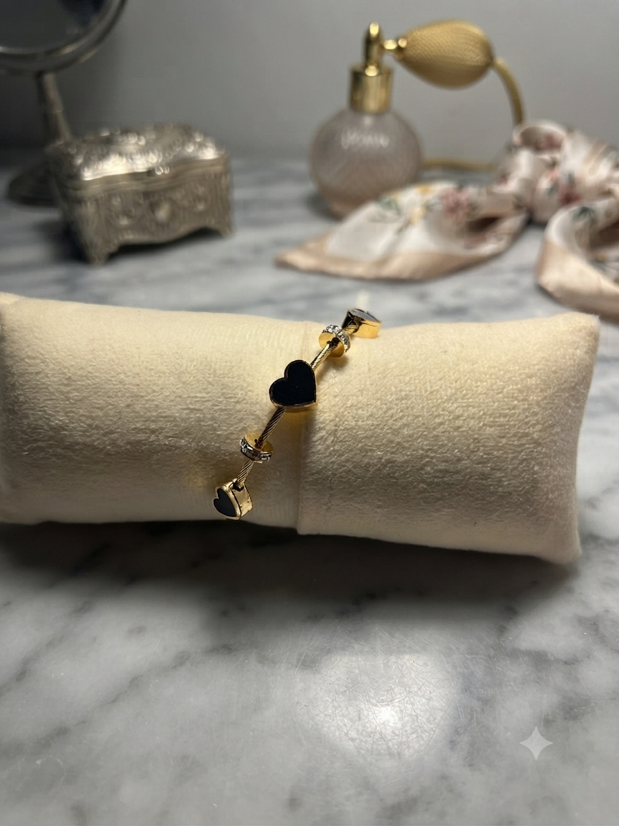 Heart theam magnetic bangle