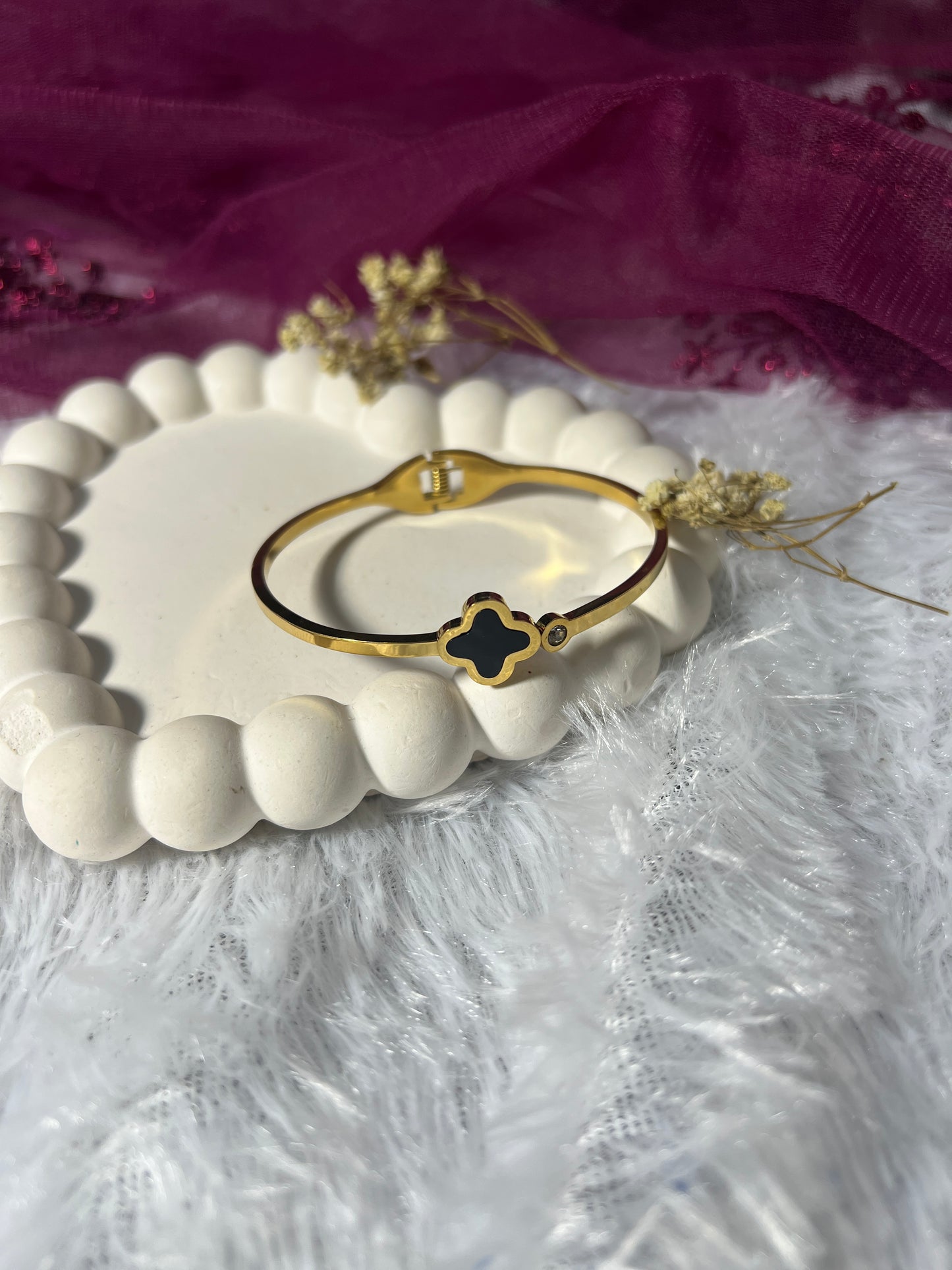 Adjustable bangle