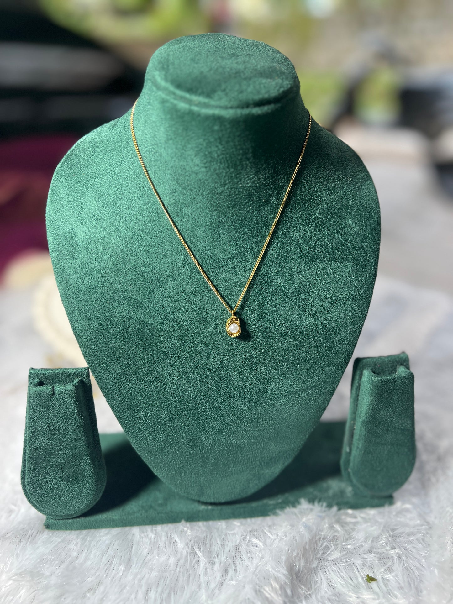 Pearl attached pendent