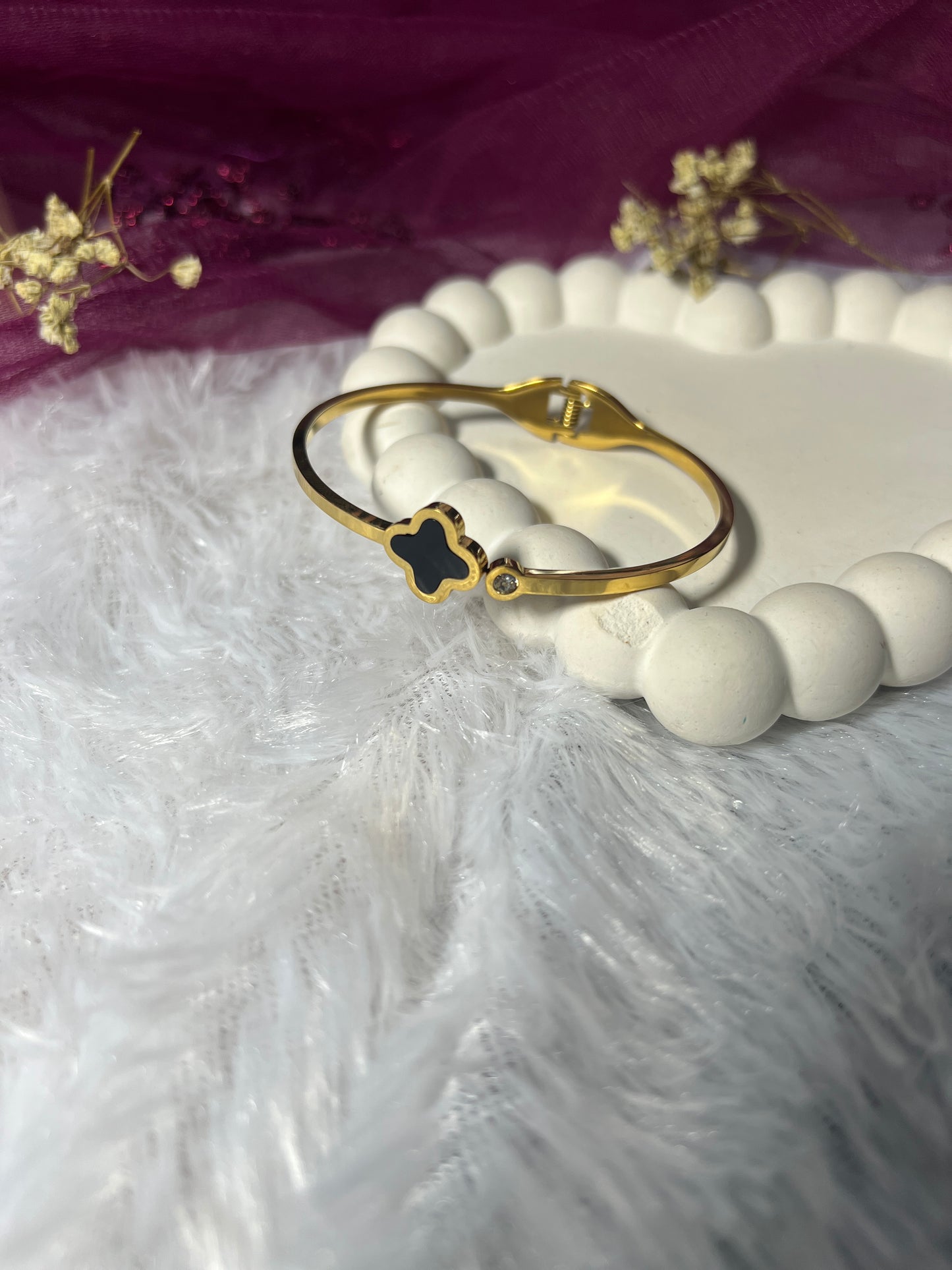 Adjustable bangle