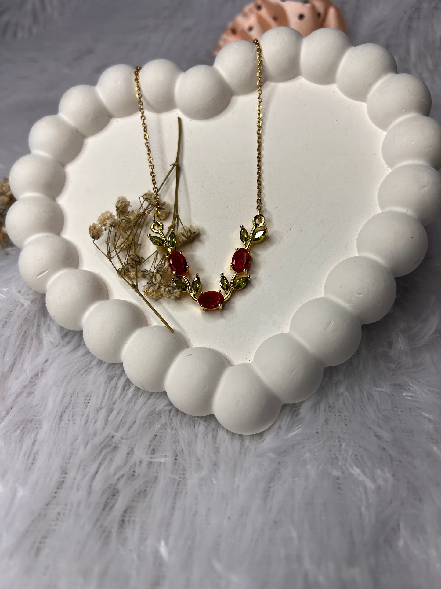 Red and green tulip chain