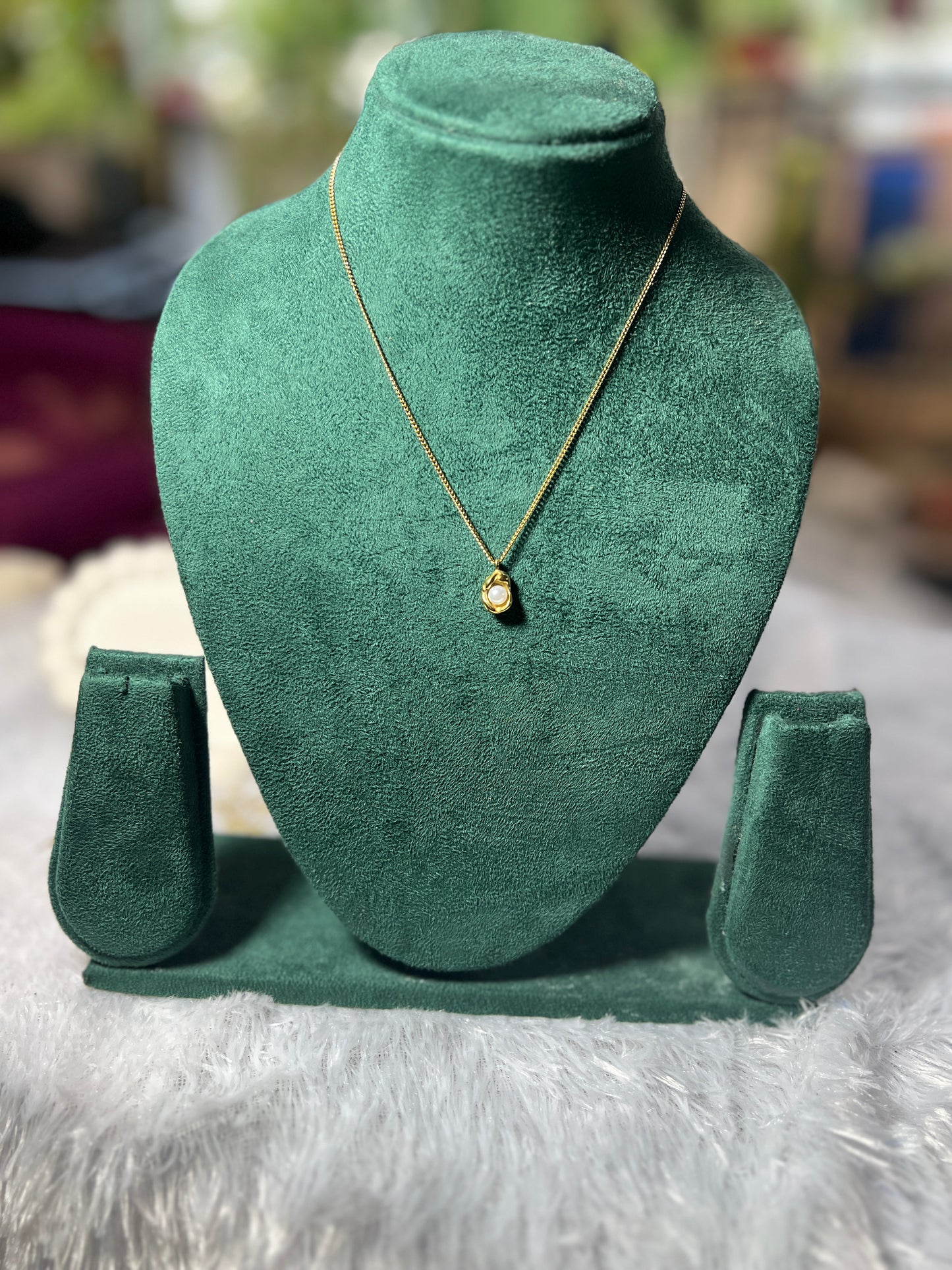 Pearl attached pendent