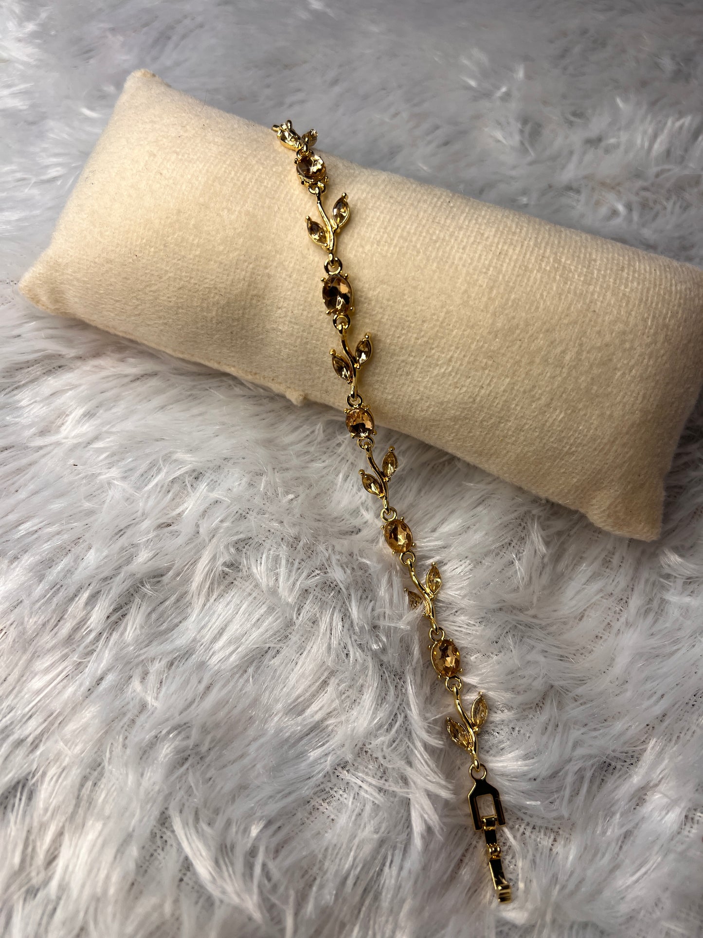 Golden tulip bracelet