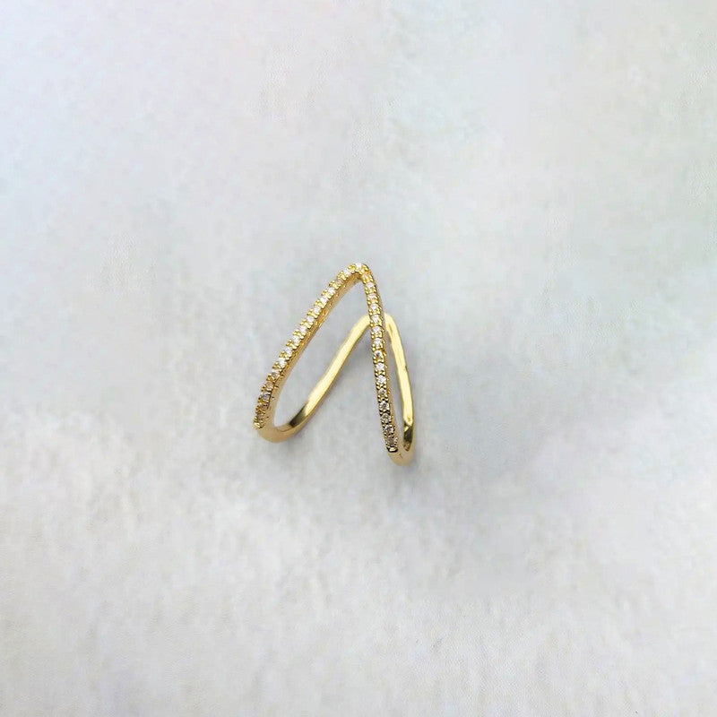 v Shaped Rings