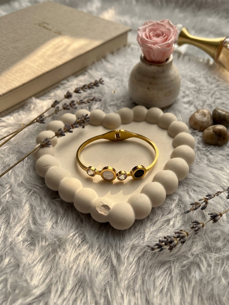 Circle stone Gold bangle
