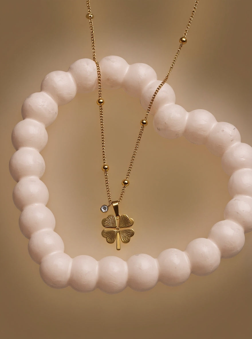 Clover theamed pendent