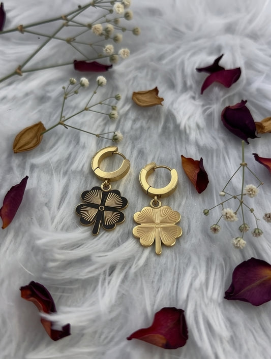 Clover theamed earrings