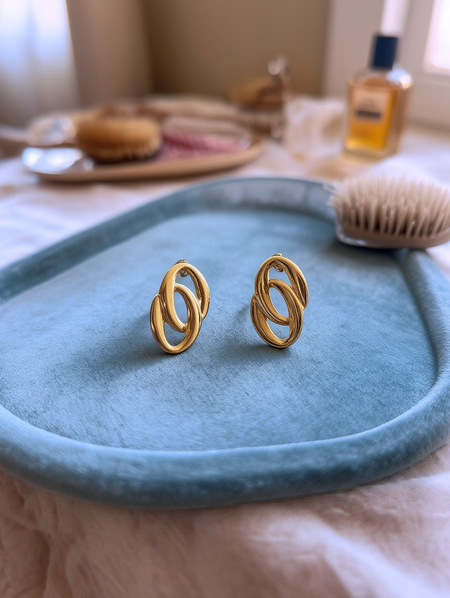 Aurelia Interlocking Oval Chain Link Earrings