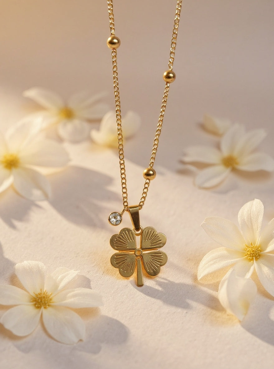 Clover theamed pendent