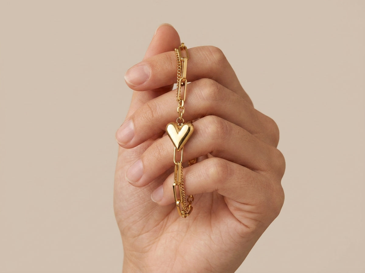 Heart theamed bracelet