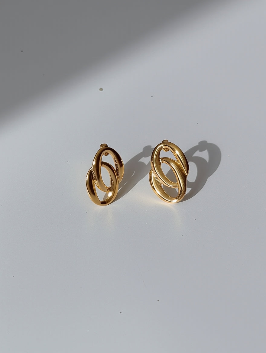 Aurelia Interlocking Oval Chain Link Earrings