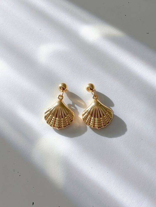 shell theamed earrings