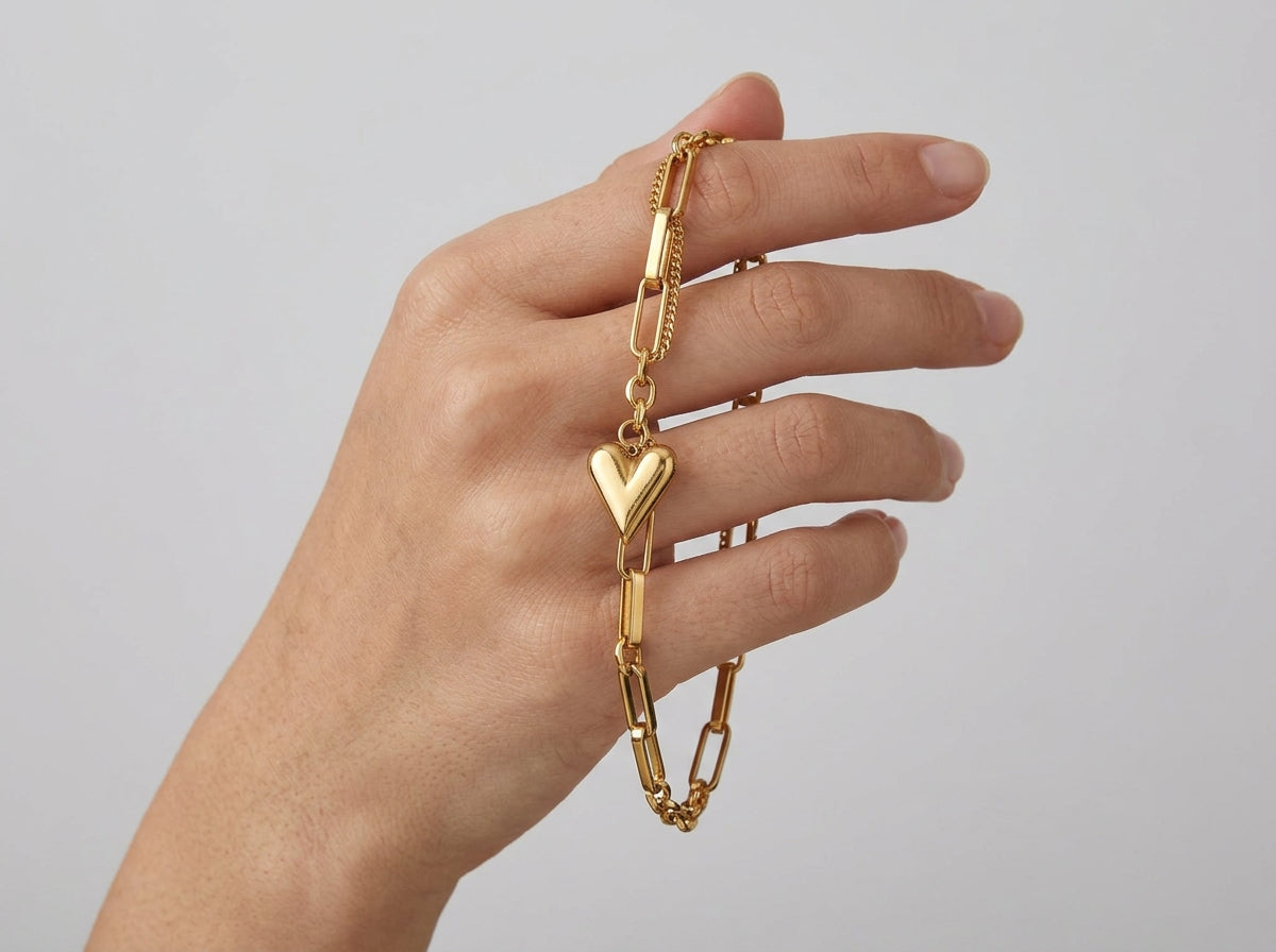 Heart theamed bracelet