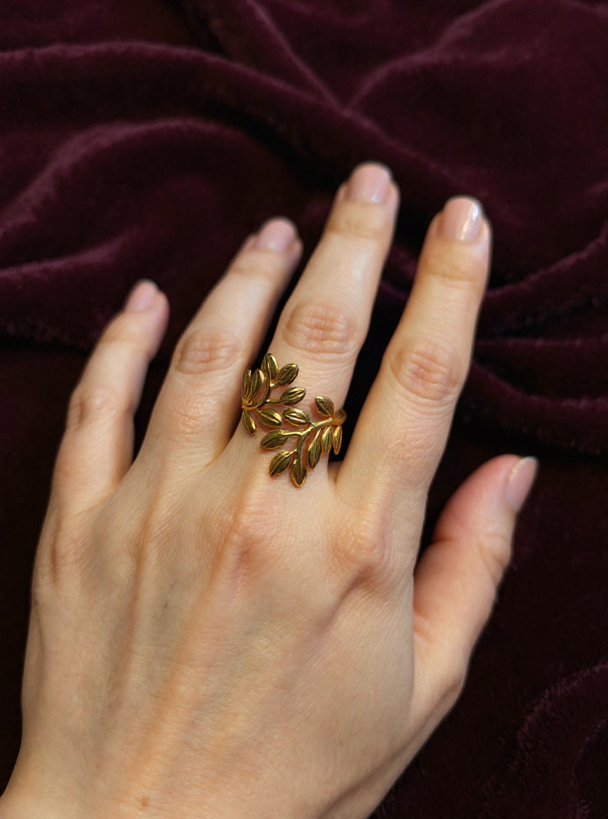 Clover themed ring HJ-1065