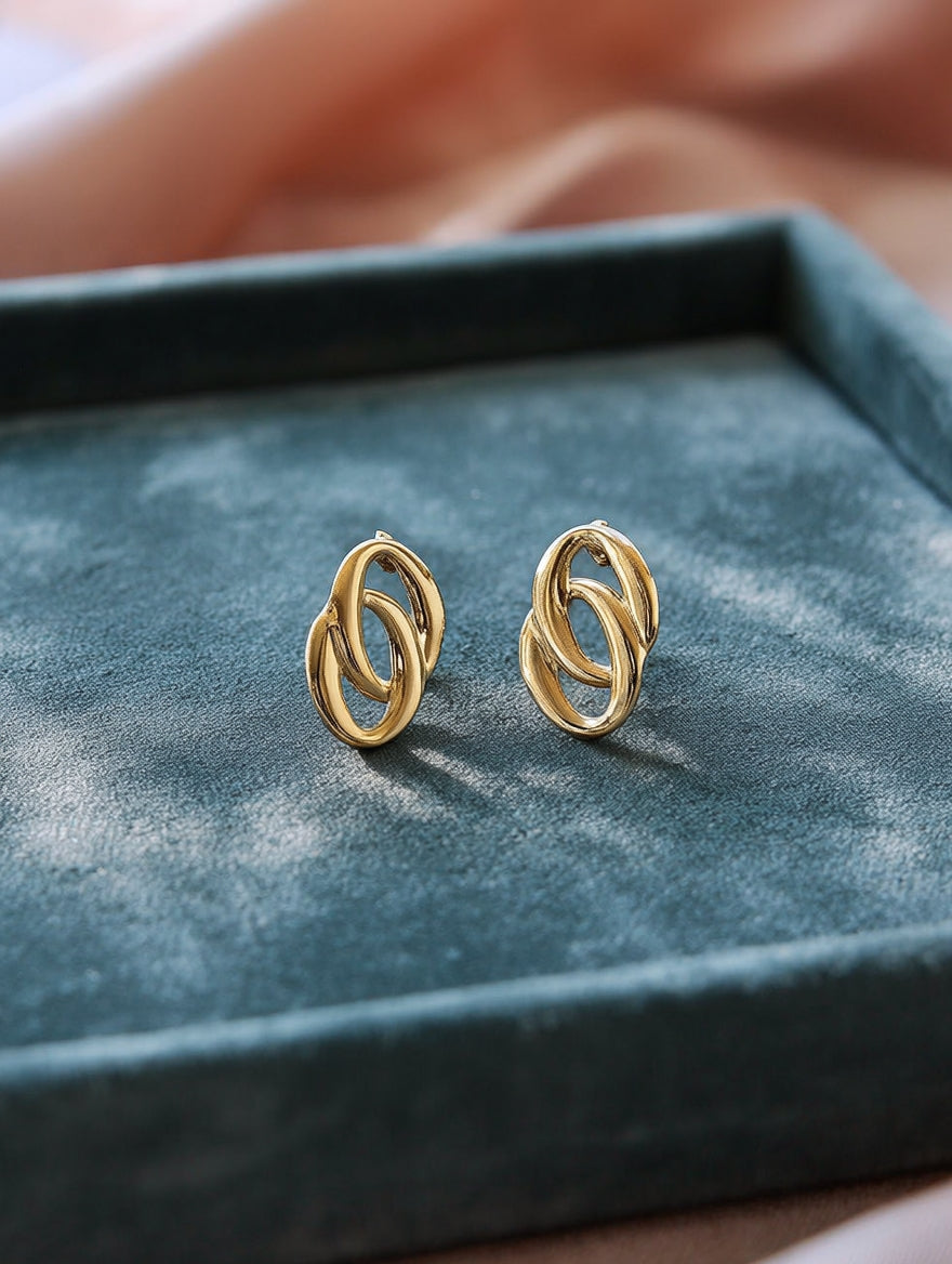 Aurelia Interlocking Oval Chain Link Earrings