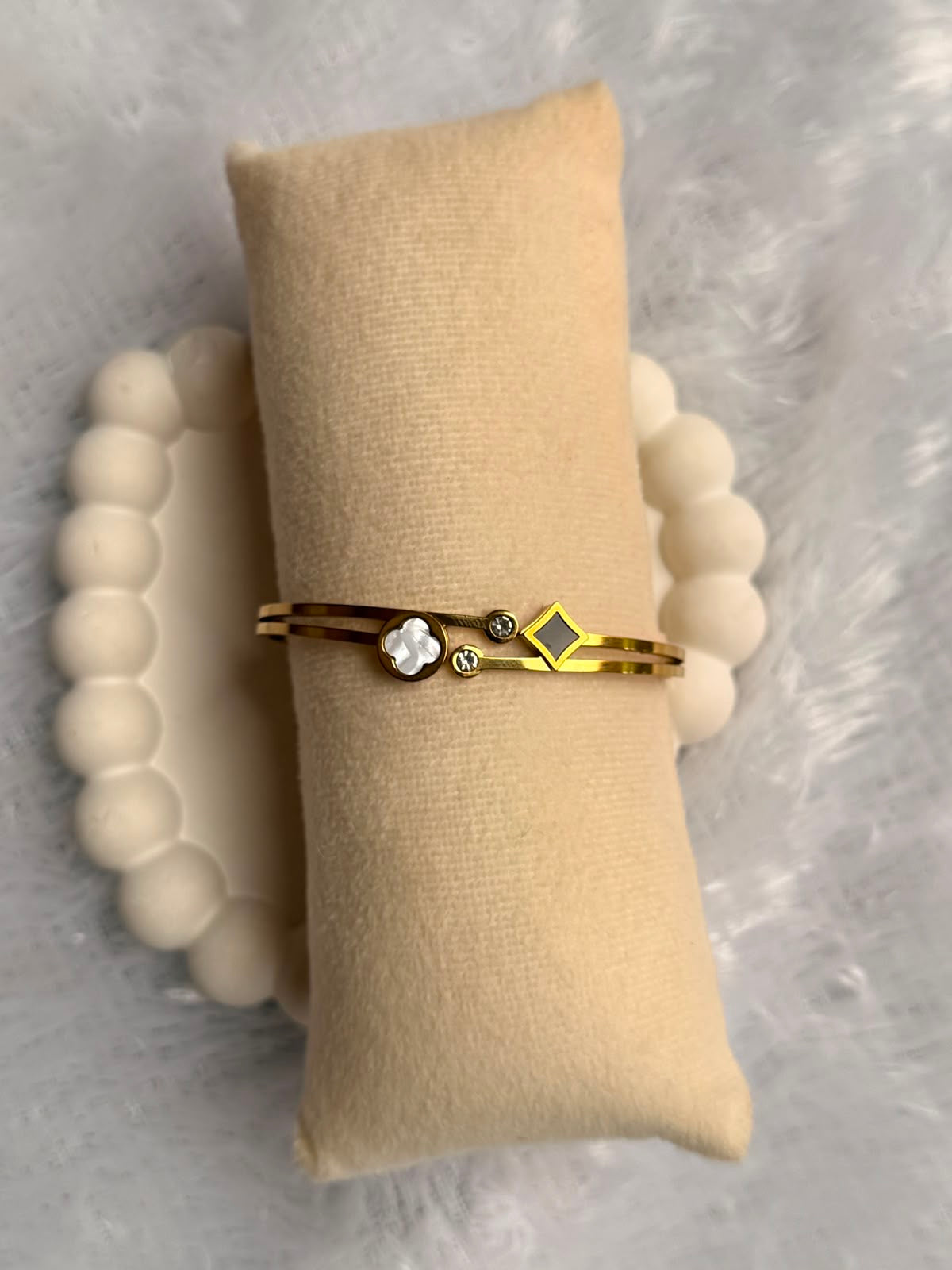 Adjustable bangle