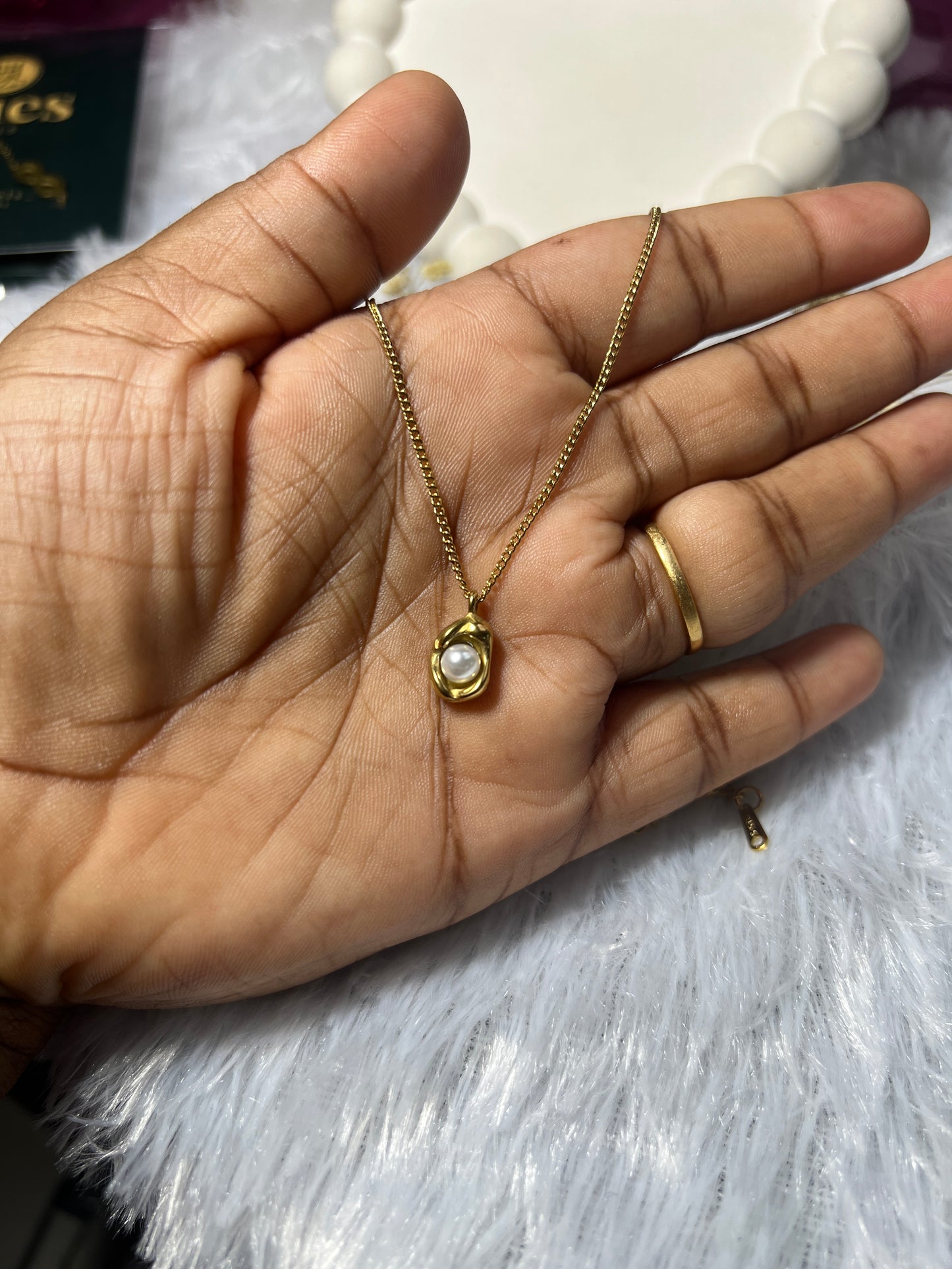Pearl attached pendent