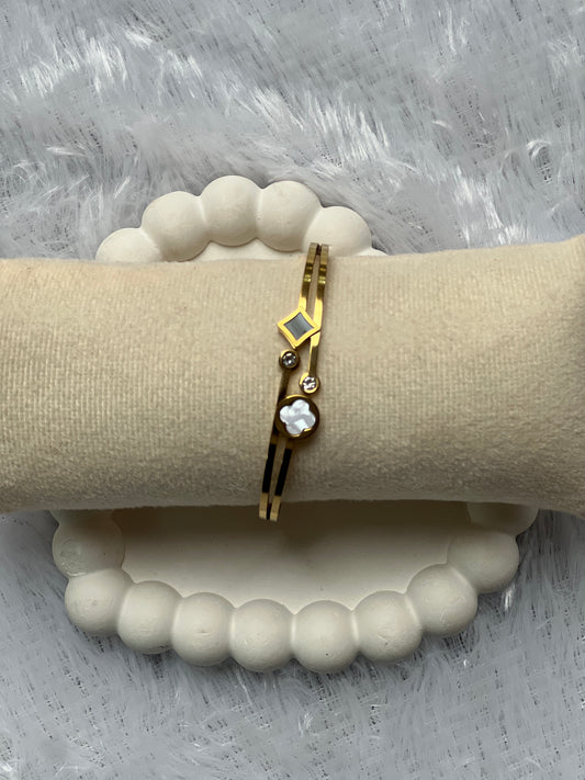 Adjustable bangle