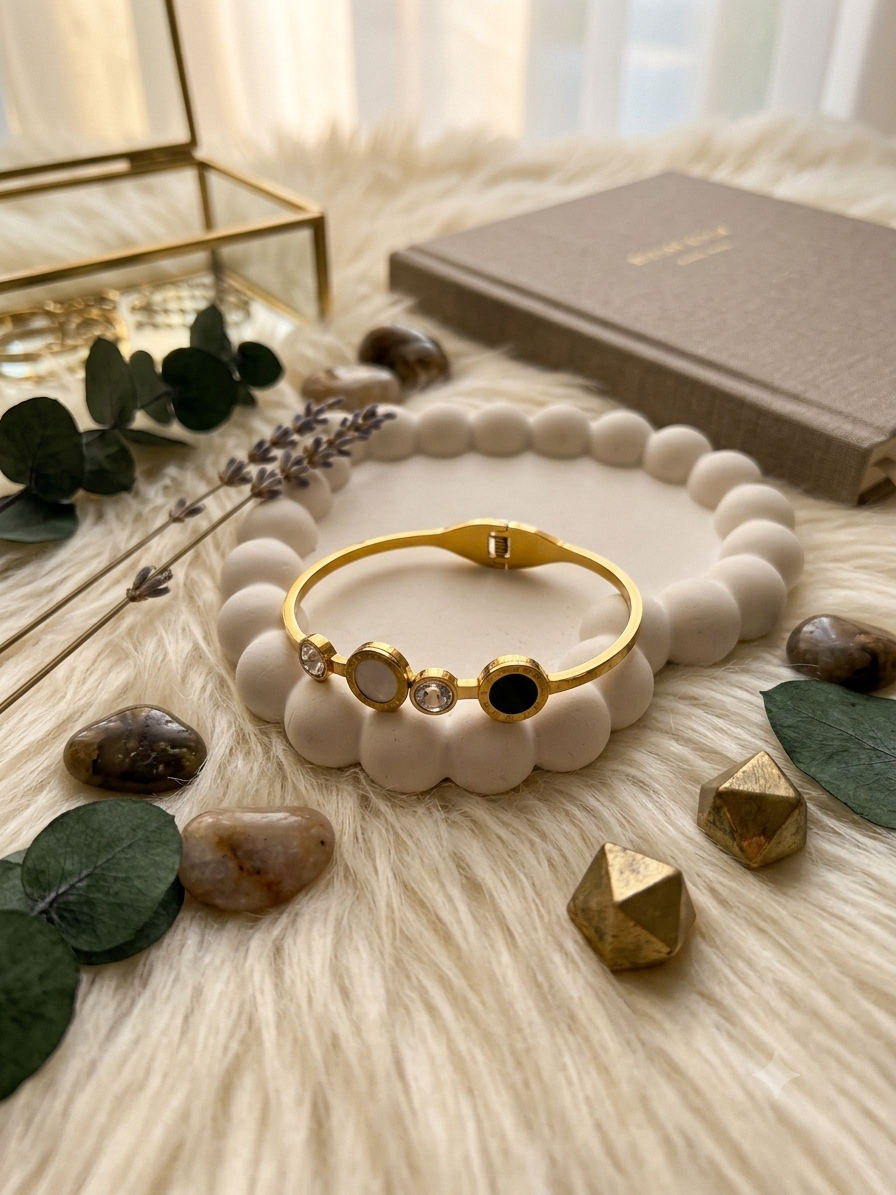 Circle stone Gold bangle