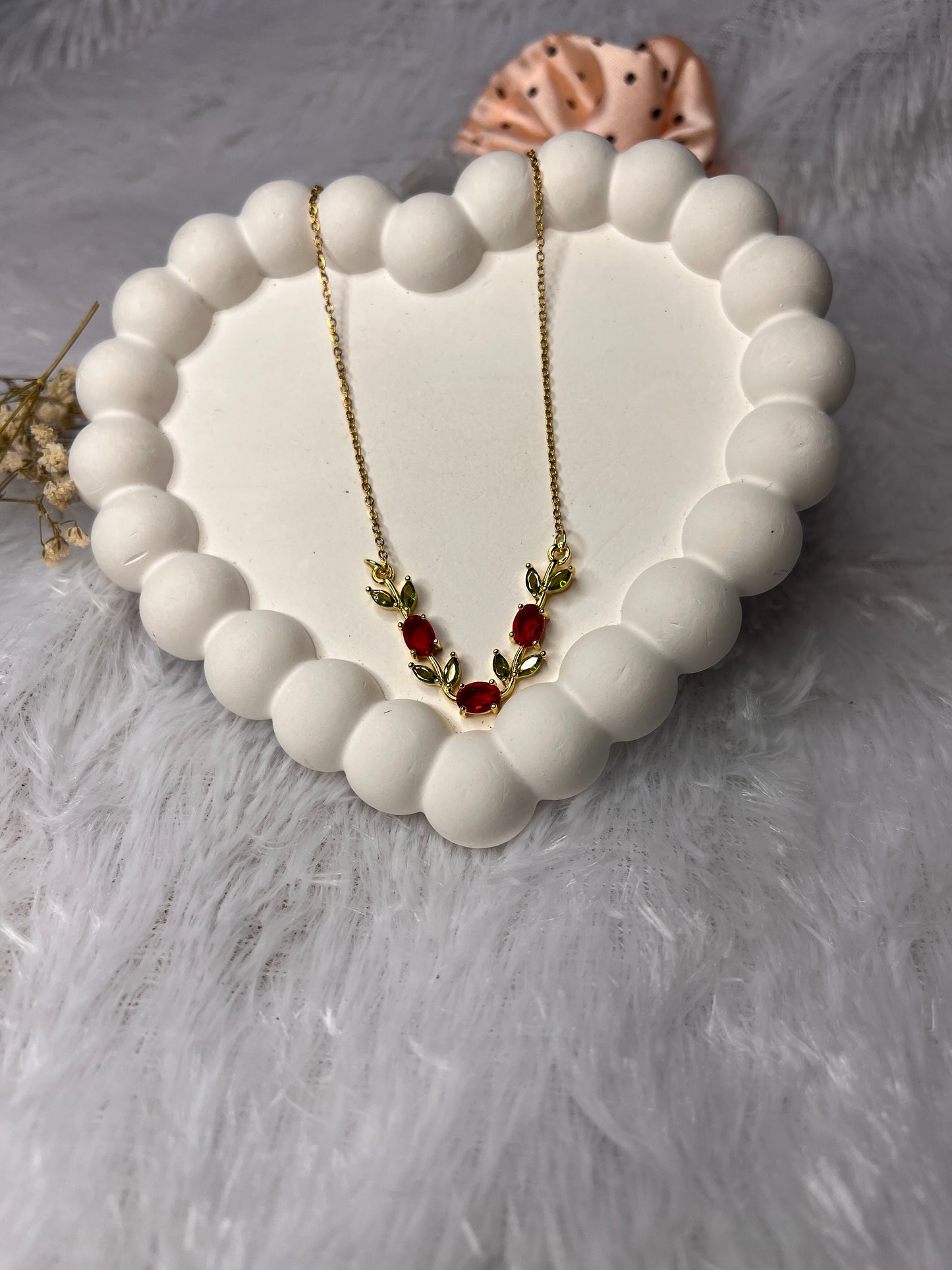 Red and green tulip chain