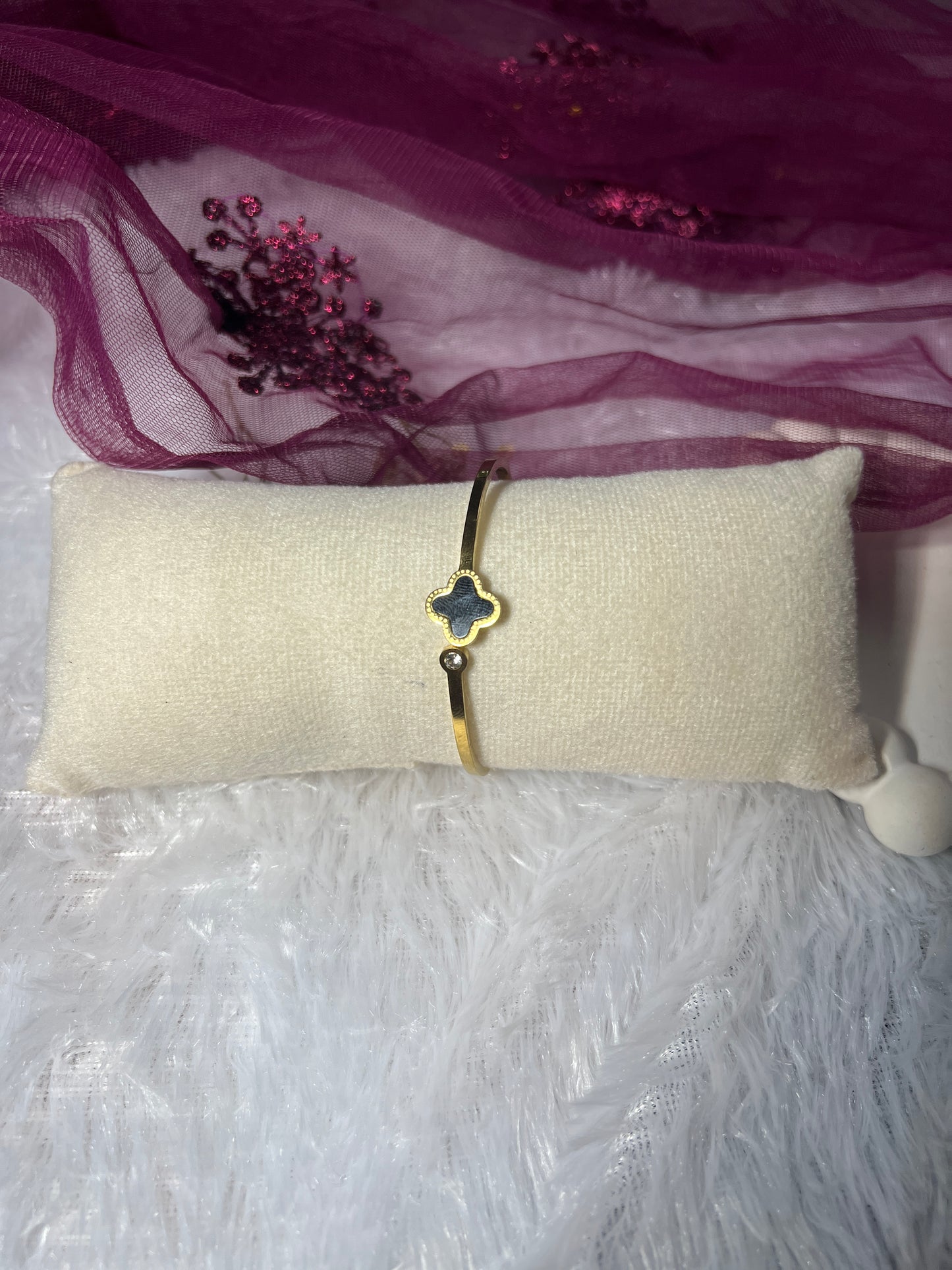 Adjustable bangle