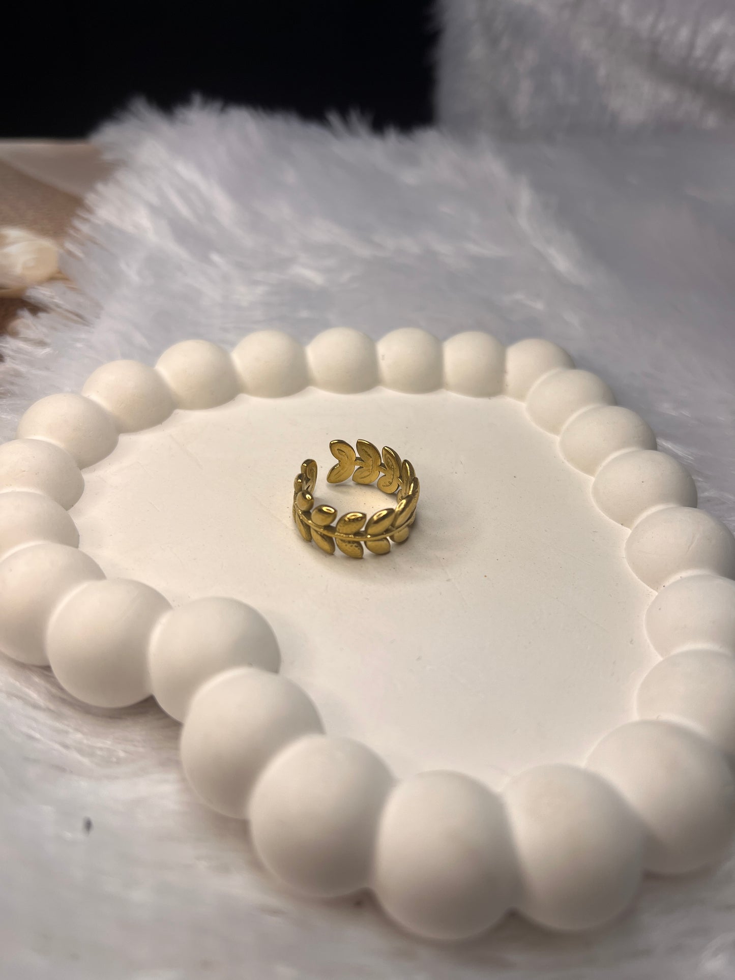 Leaf theamed adjustable  Ring