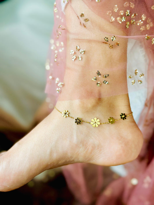 Flower anklet